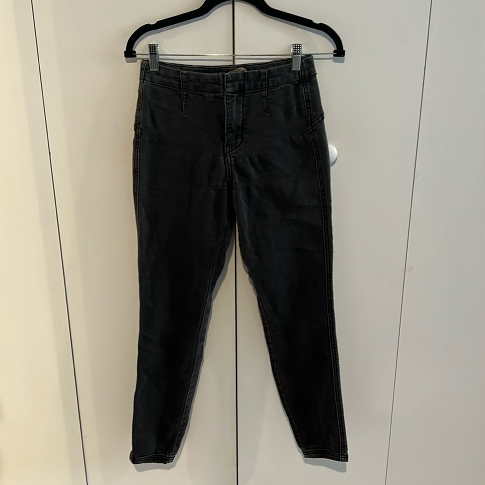Free People black skinny ankle jeans. Good condition